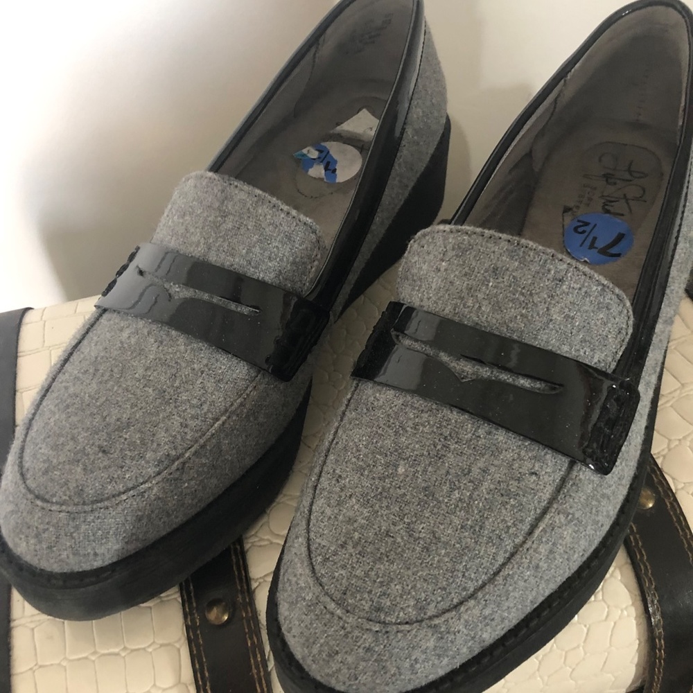 Women's LifeStride Soft System Grey Wedge with Black Trim - Size 7-1/2